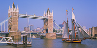 Pride of Baltimore II, Tower Bridge, London, England (1991).