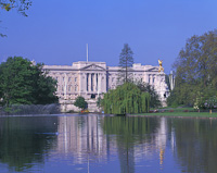 St. James Park & Buckingham Palace, London, England.