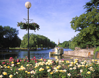 Stratford-upon-Avon, Warwickshire, England (2005).
